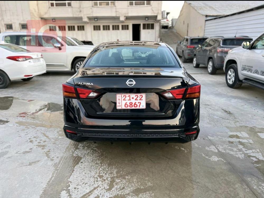 نيسان ألتيما